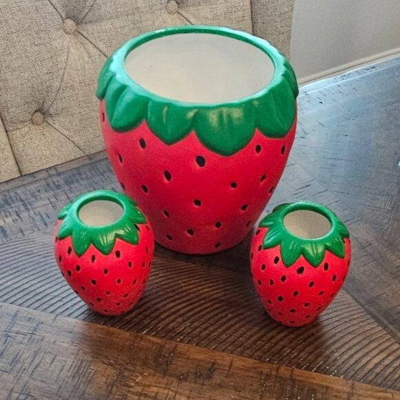 Hand Painted Plaster Strawberry Planter with Two Mini Strawberries - Picture 1 of 10
